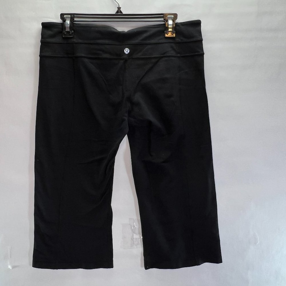 LuluLemon Cropped Yoga Leggings ~ Size 12